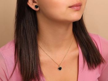 Elegancka złota zawieszka w kształcie serca z czarnym onyksem. Biżuteria damska z żółtego złota próby 585, idealna na Walentynki i wyjątkowy prezent. Cena bez łańcuszka.6.jpg